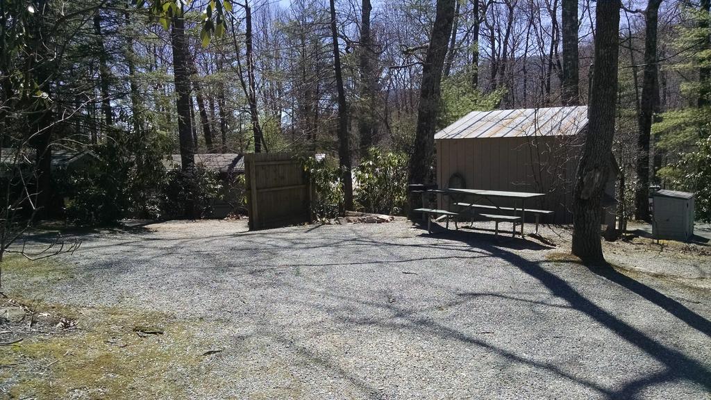 Linville Falls Campground, Rv Park, And Cabins Exteriér fotografie